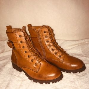 Brown boots, a little bit over the ankle!